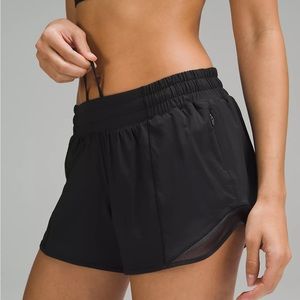 Limited Edition Lululemon Run with the Roses-Hotty Hot LR Lined Short 4" Size 6